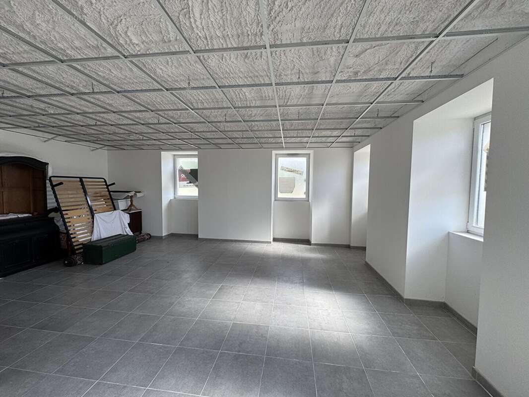 Commerce à PLOUMOGUER