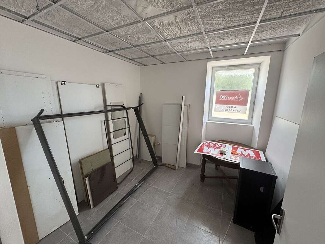 Commerce à PLOUMOGUER