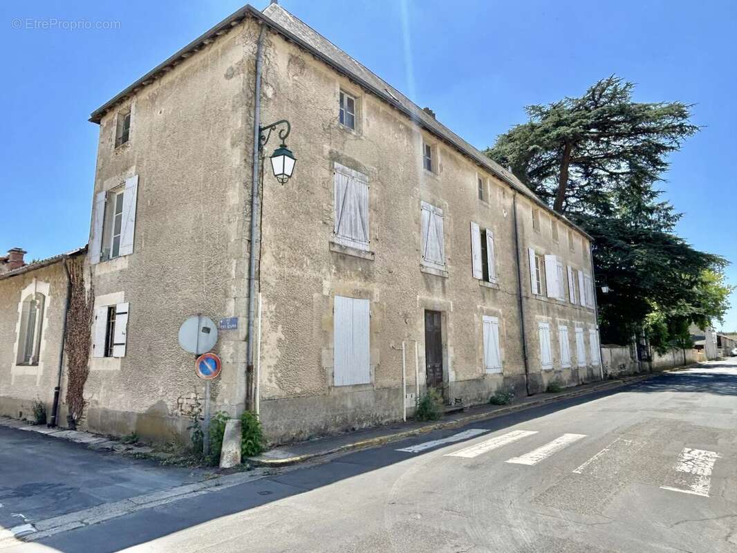 Maison à LEZAY