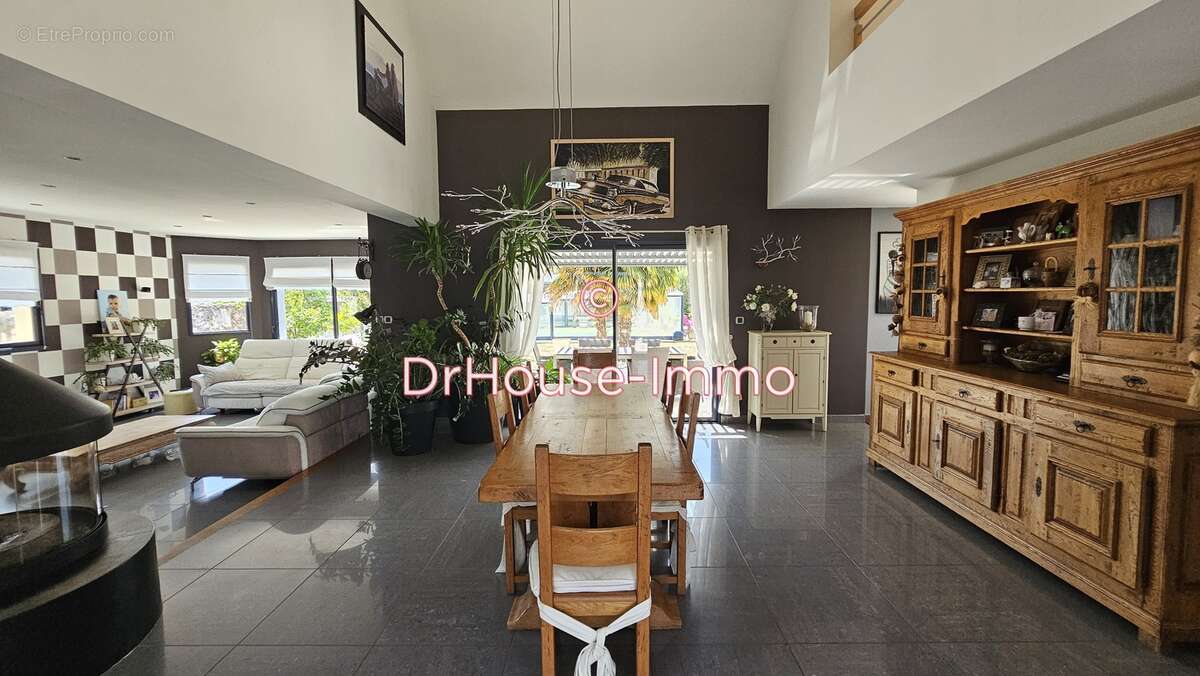 Maison à SAINT-SATURNIN