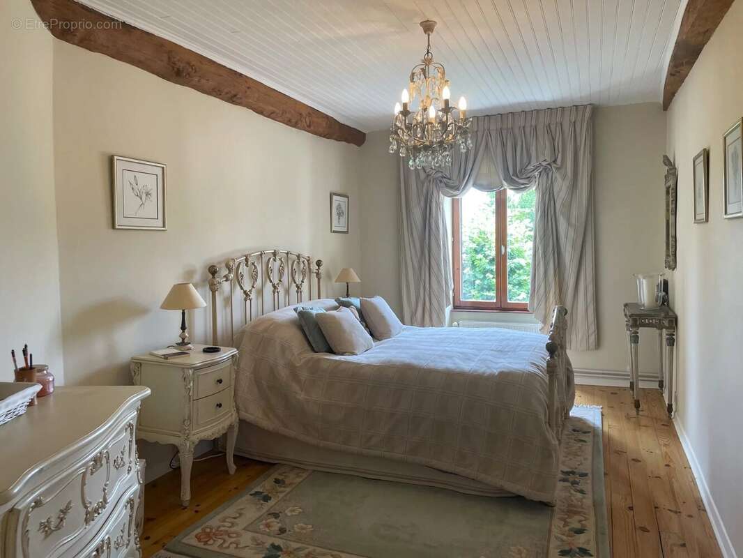 Maison à SAINT-MARTIN-DE-JUILLERS