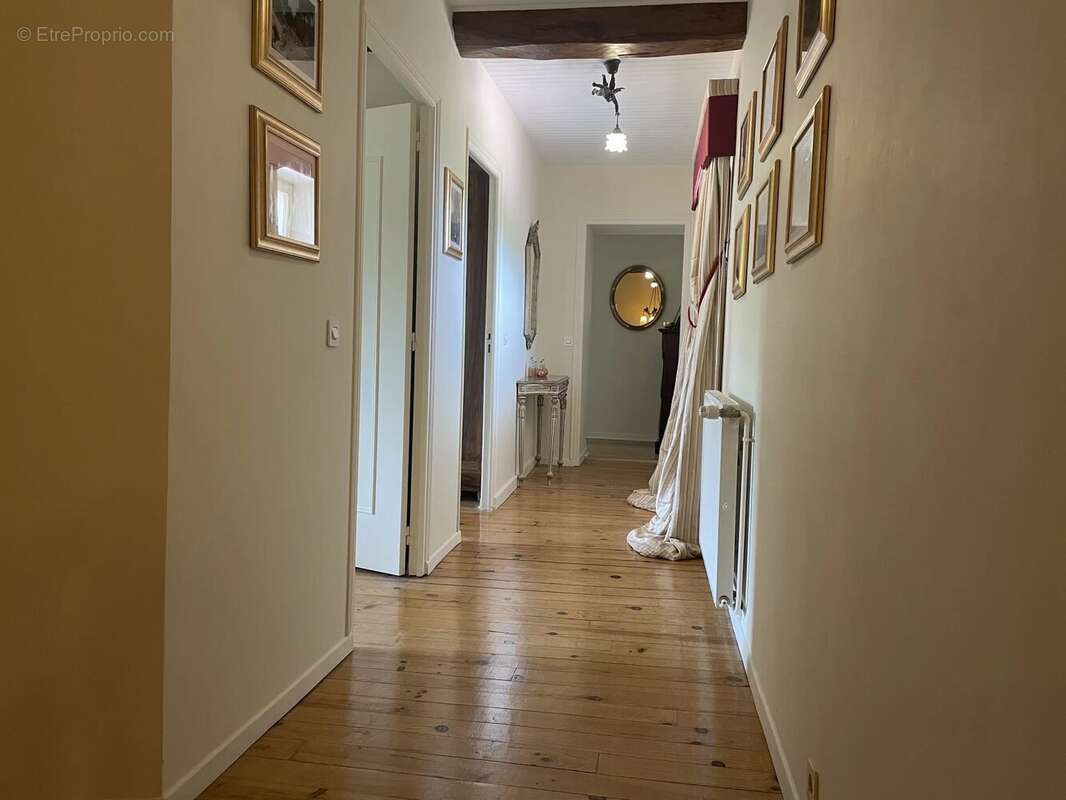 Maison à SAINT-MARTIN-DE-JUILLERS