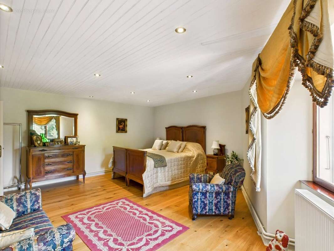 Maison à SAINT-MARTIN-DE-JUILLERS