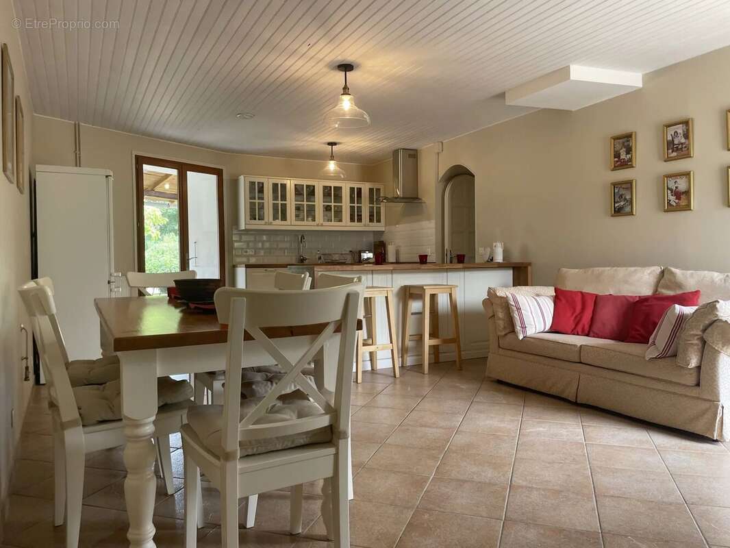 Maison à SAINT-MARTIN-DE-JUILLERS