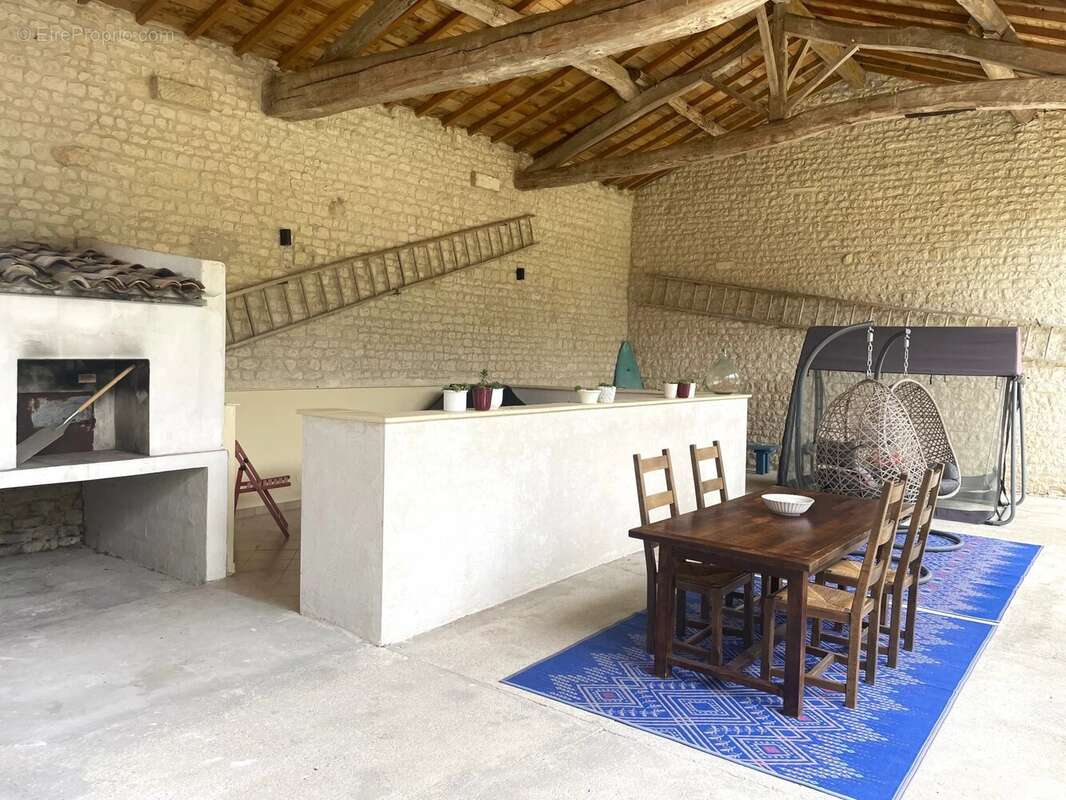 Maison à SAINT-MARTIN-DE-JUILLERS