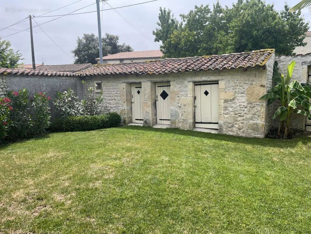 Maison à SAINT-MARTIN-DE-JUILLERS