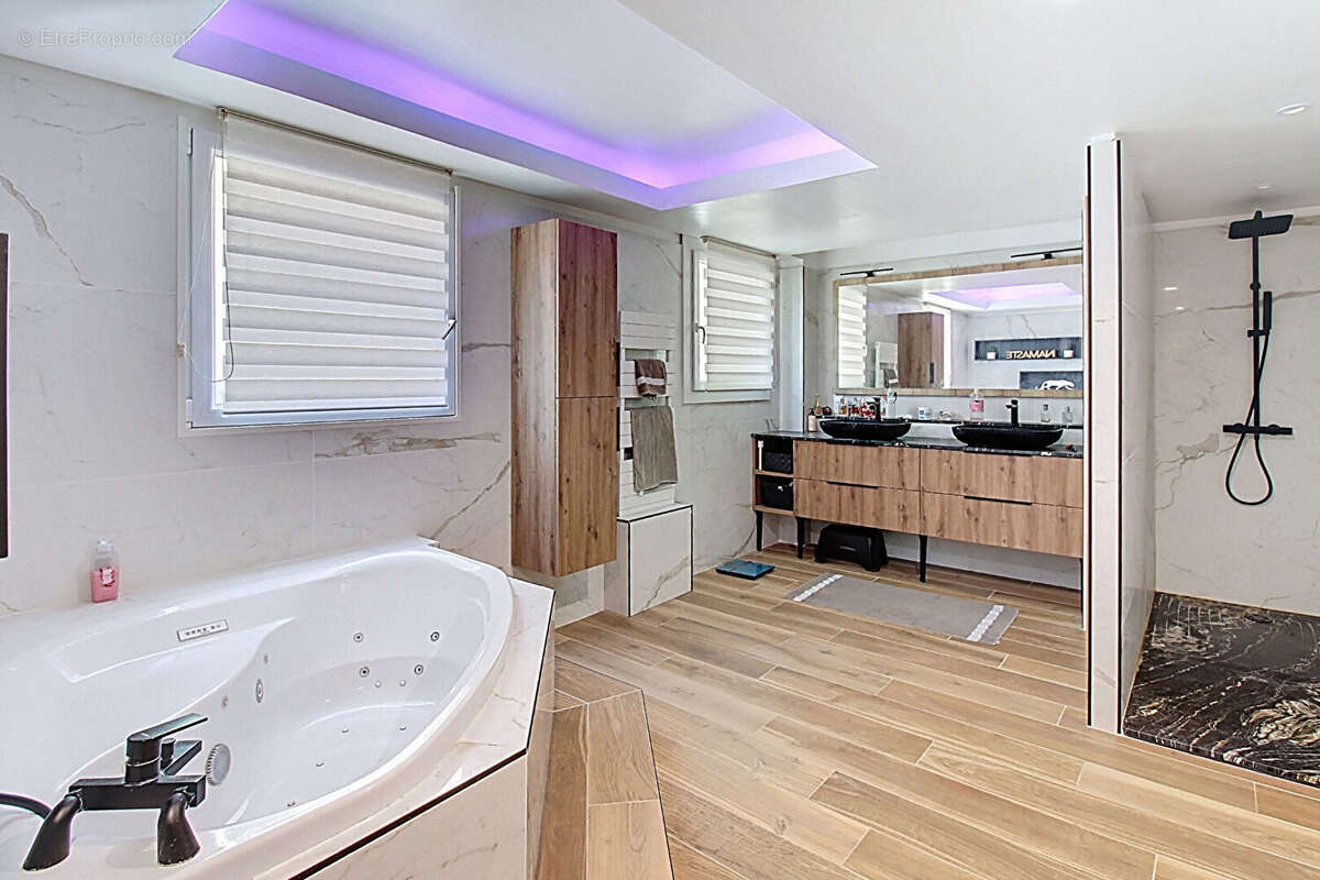 Maison à DRAGUIGNAN