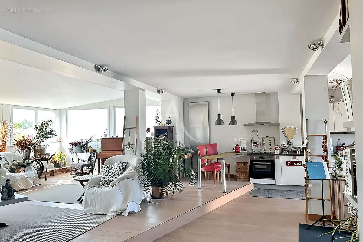 Appartement à IVRY-SUR-SEINE
