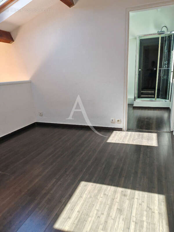 Appartement à LA CRAU