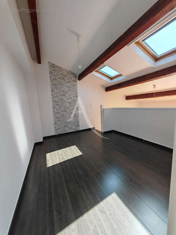 Appartement à LA CRAU