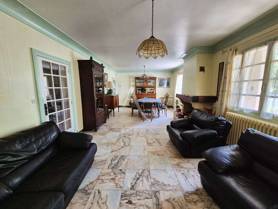 Maison à VILLENEUVE-DE-MARSAN