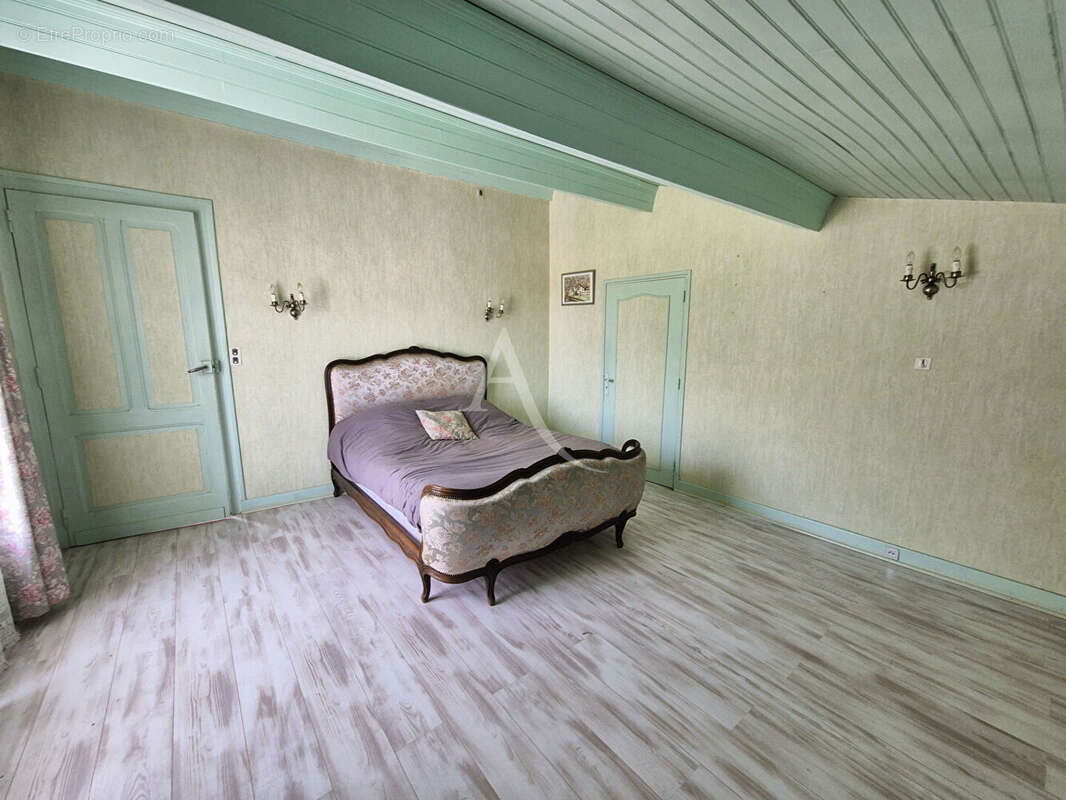 Maison à VILLENEUVE-DE-MARSAN