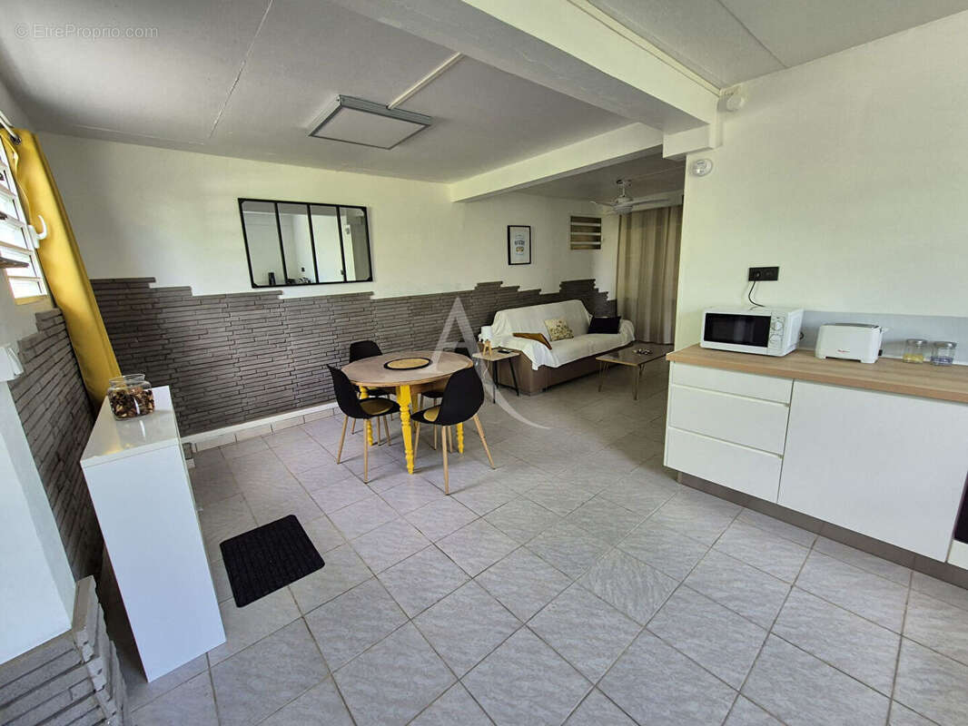 Maison à RIVIERE-PILOTE