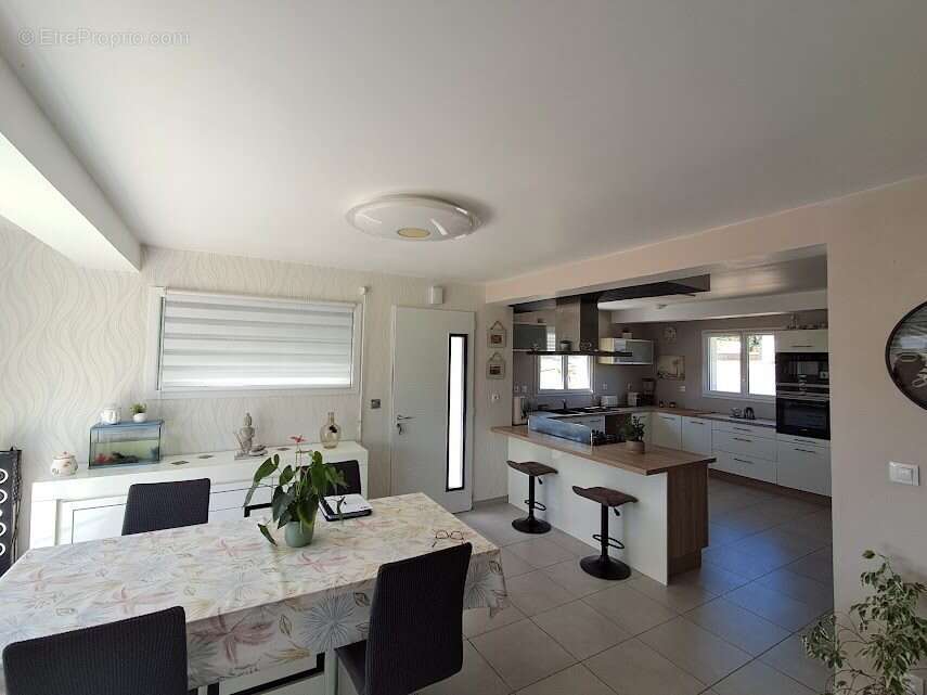 Maison à LA PRENESSAYE