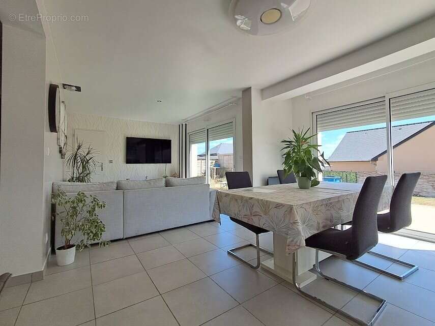 Maison à LA PRENESSAYE