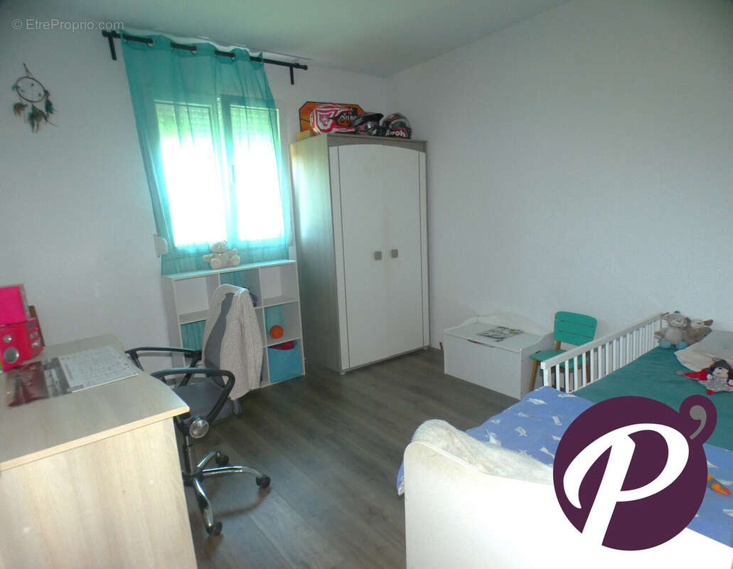 Maison à COURS-DE-PILE