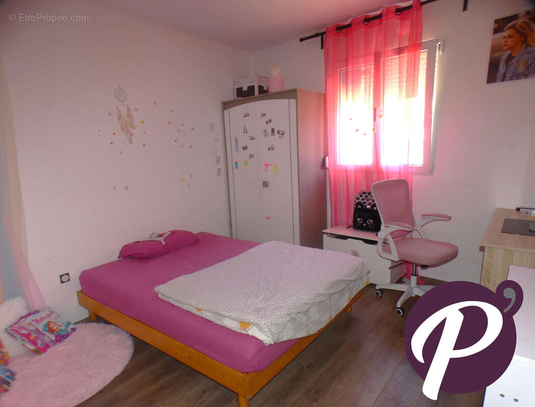 Maison à COURS-DE-PILE