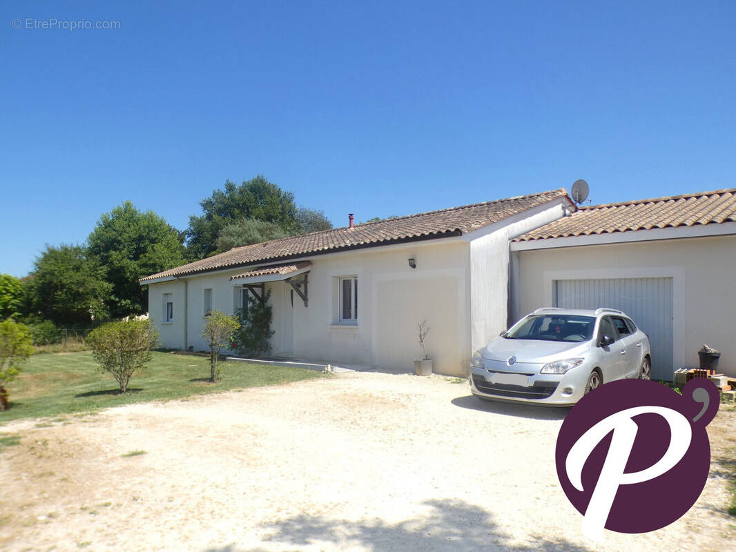 Maison à COURS-DE-PILE