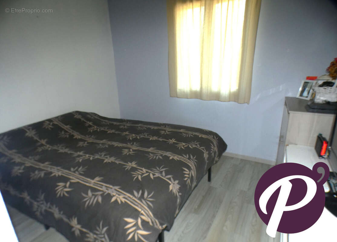 Maison à COURS-DE-PILE