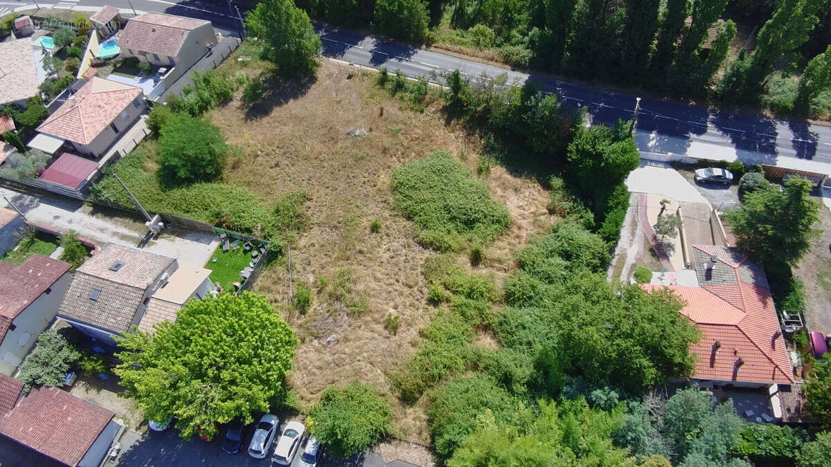Terrain à MARTIGNAS-SUR-JALLE