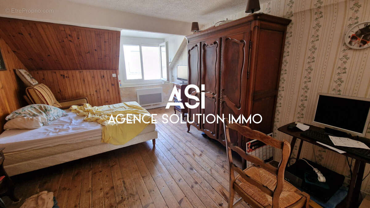 Maison à VILLAINES-LA-JUHEL