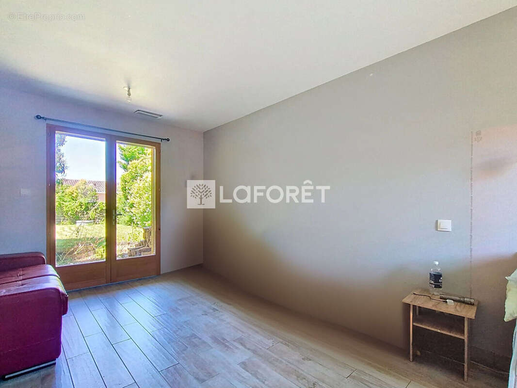 Maison à SAINT-NAUPHARY