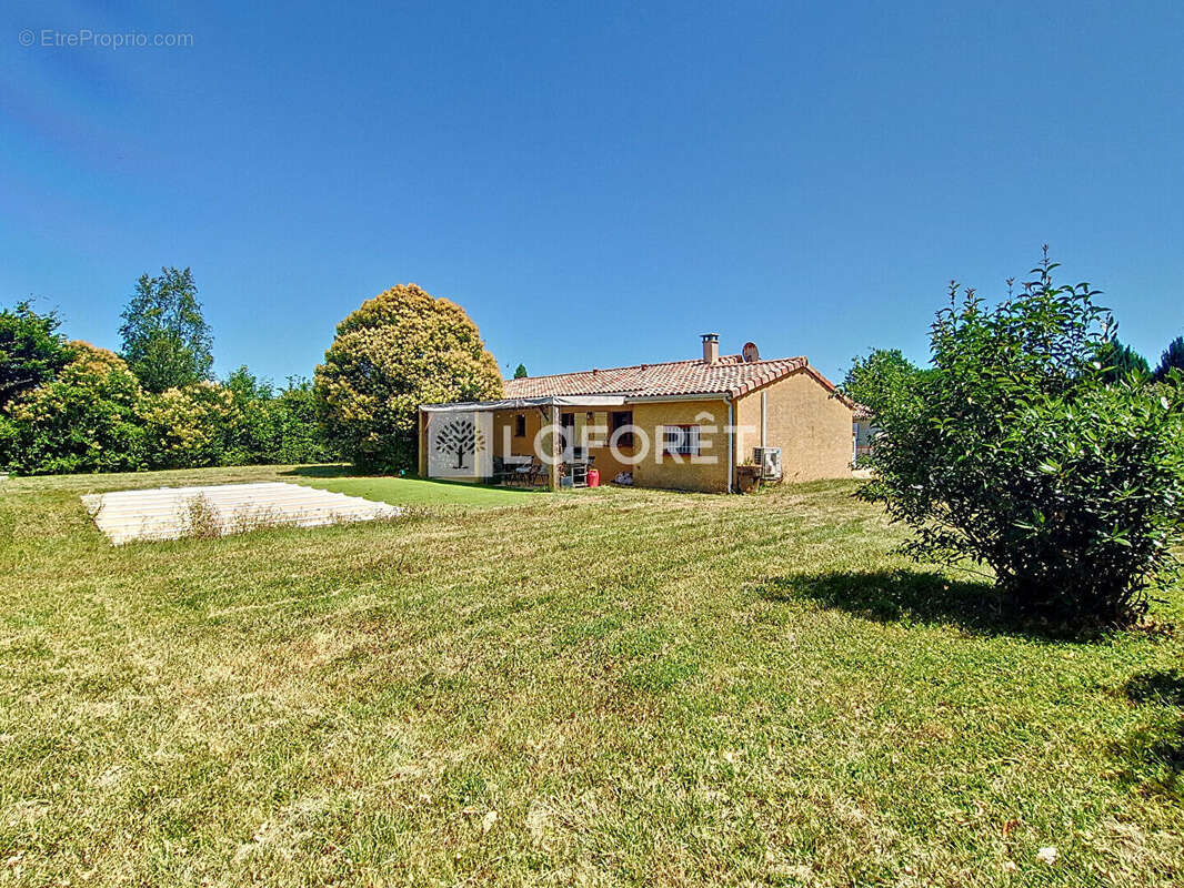 Maison à SAINT-NAUPHARY