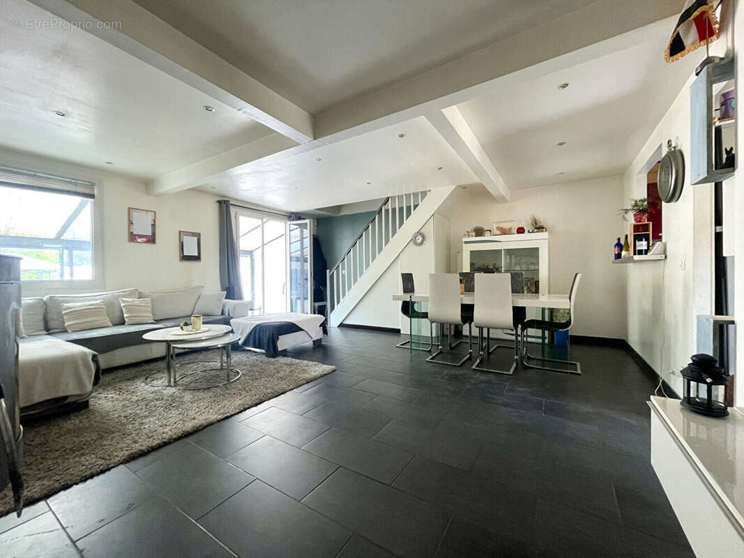 Maison à SAINT-GRATIEN