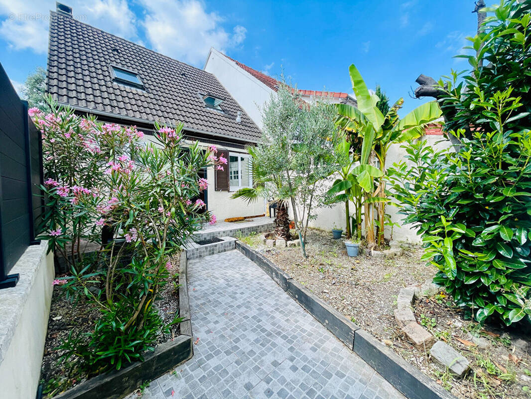 Maison à SAINT-GRATIEN