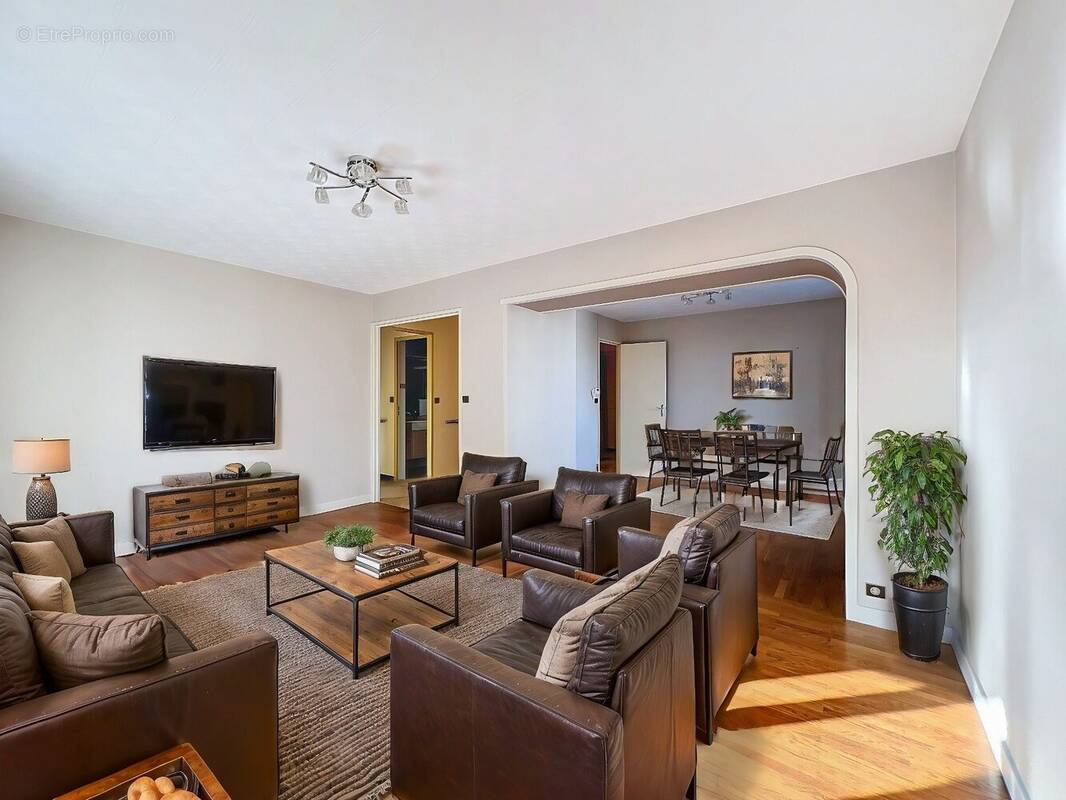 SALON DOUBLE - Appartement à LE PONT-DE-CLAIX