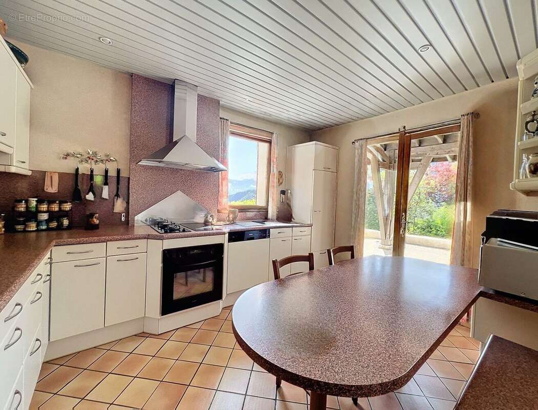 Cuisine - Maison à SAINT-PAUL-DE-VARCES