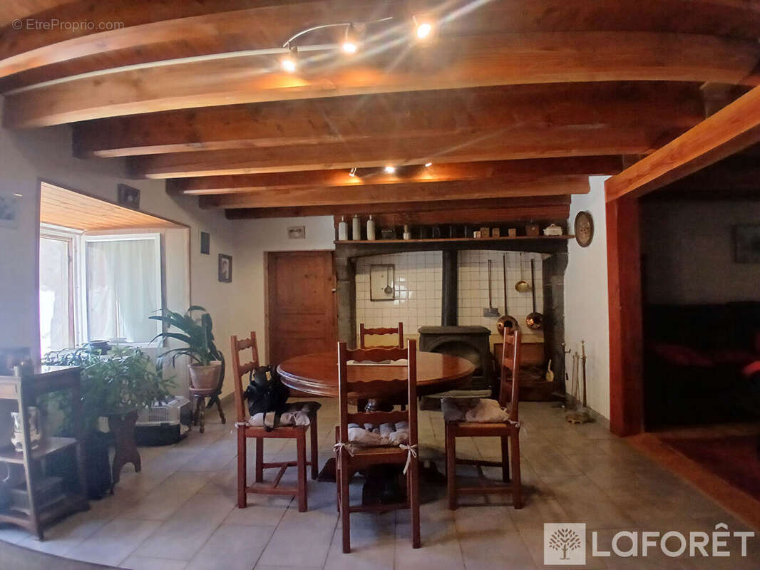 Maison à NEUVEGLISE