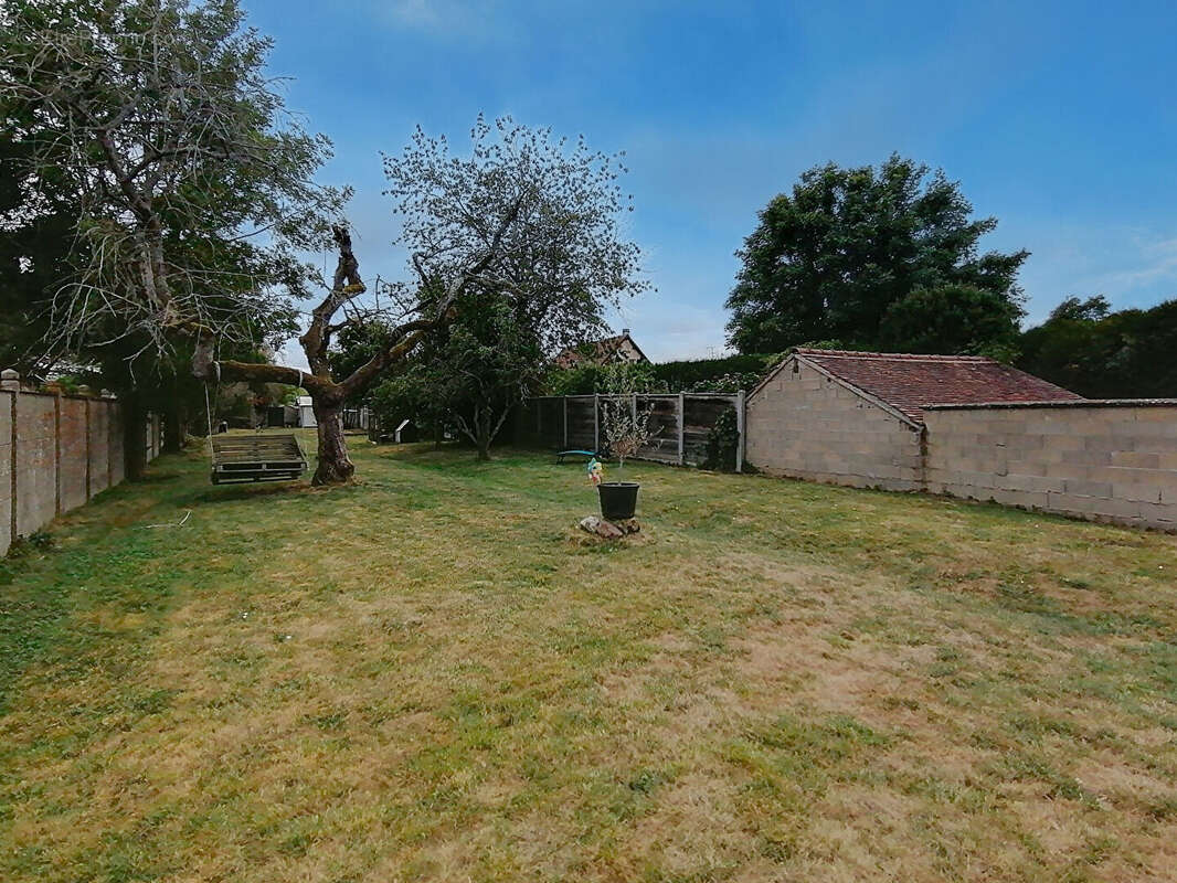 Maison à BAILLEAU-L&#039;EVEQUE