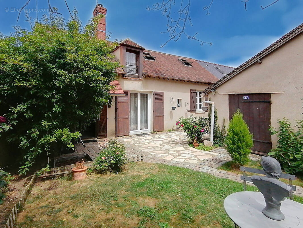 Maison à BAILLEAU-L&#039;EVEQUE