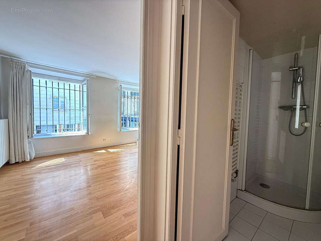 Appartement à PARIS-4E