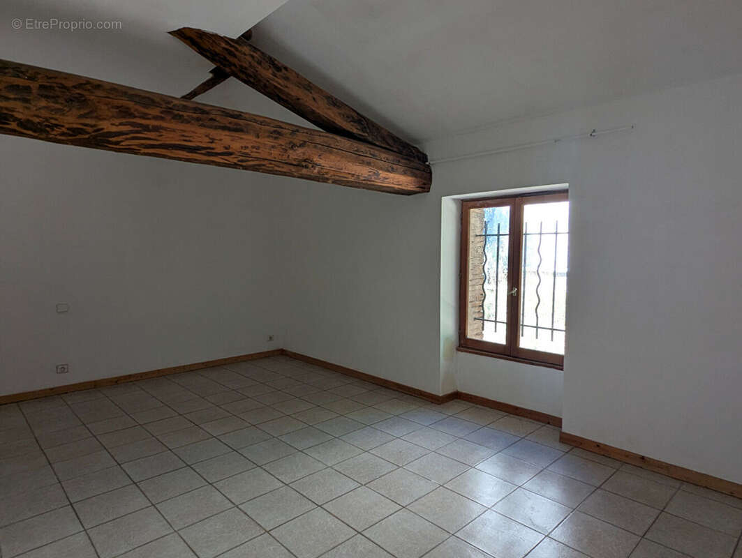 Appartement à SALERNES