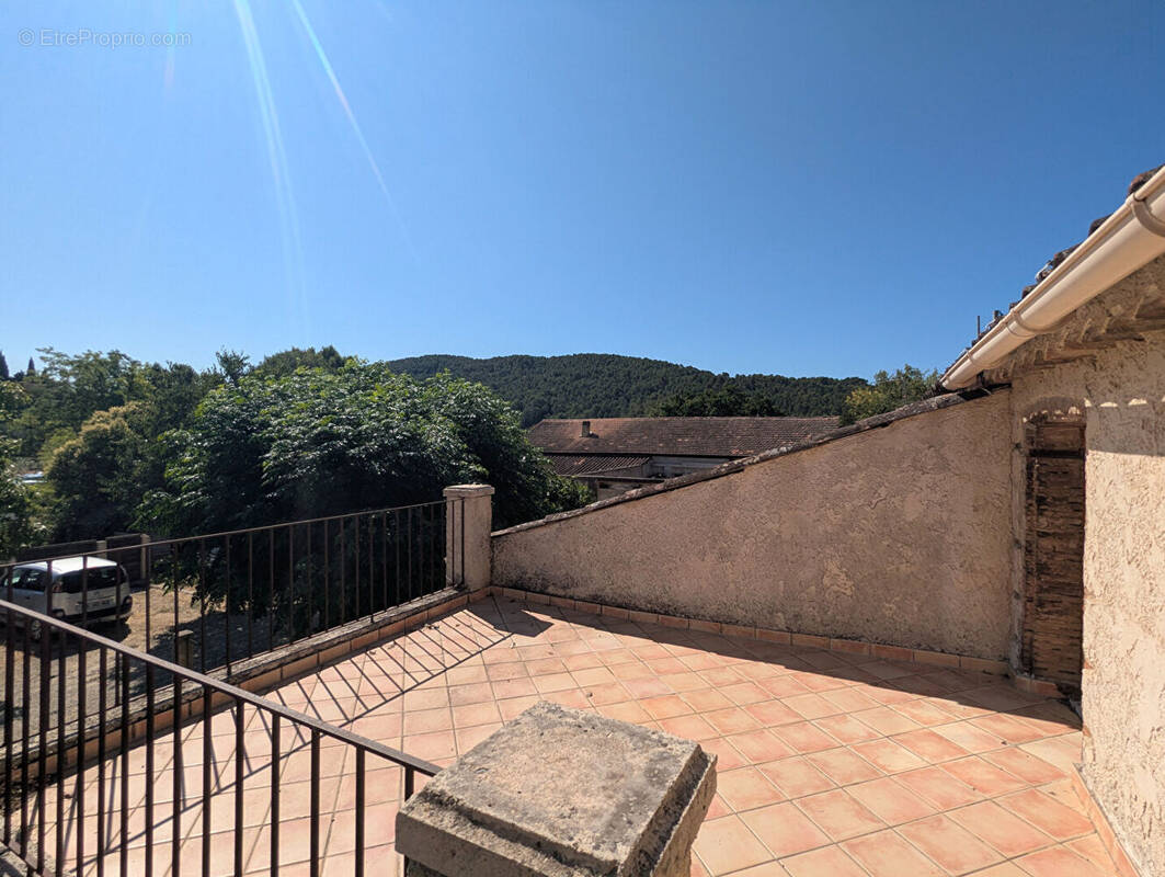 Appartement à SALERNES