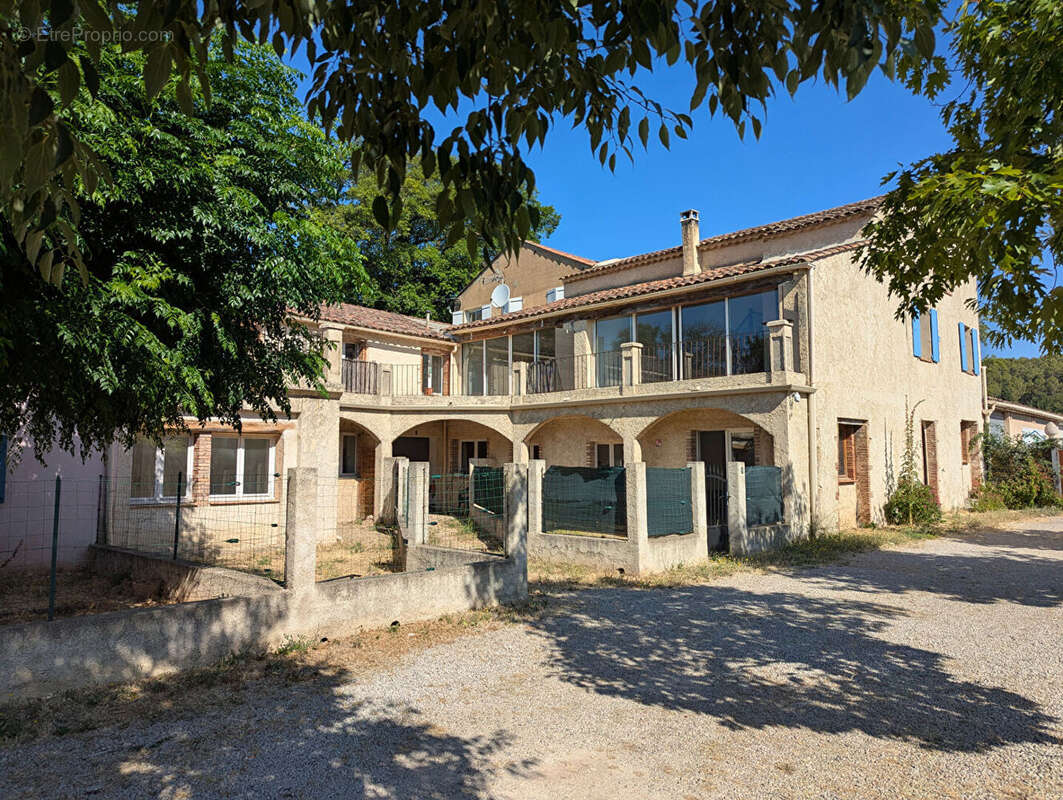 Appartement à SALERNES