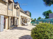 Maison à SAINT-GEORGES-BUTTAVENT