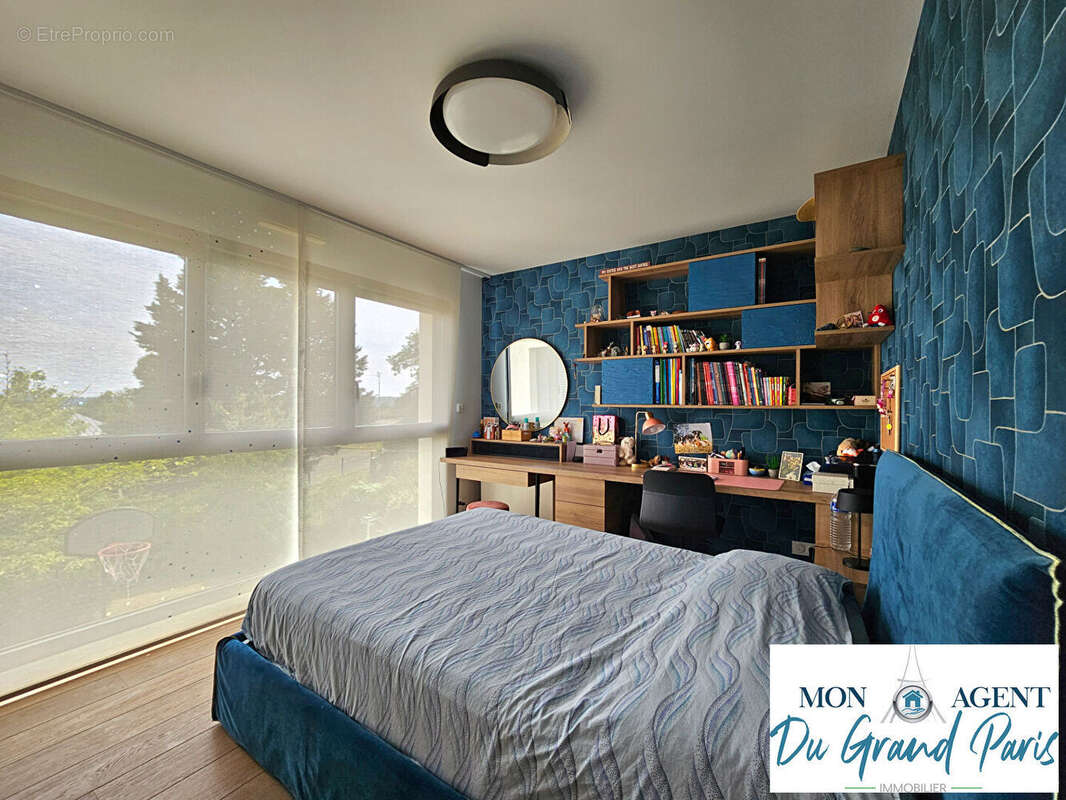 Maison à VERRIERES-LE-BUISSON