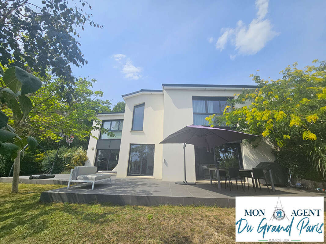 Maison à VERRIERES-LE-BUISSON