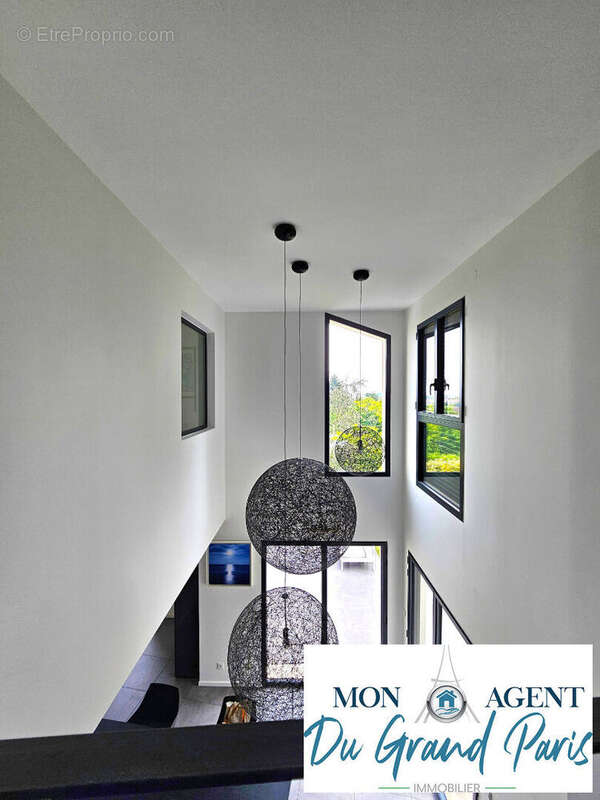 Maison à VERRIERES-LE-BUISSON