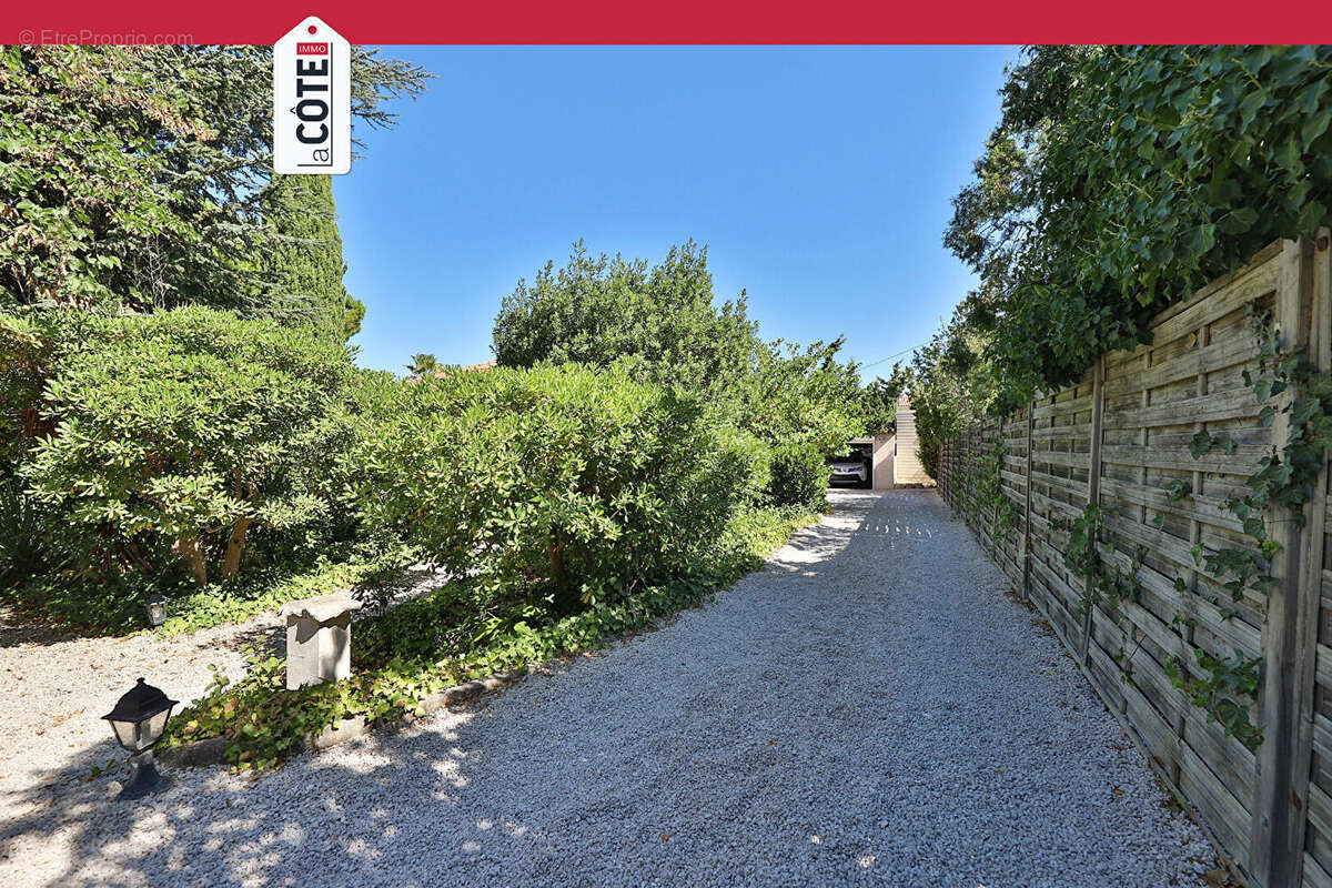 Maison à CHATEAUNEUF-LES-MARTIGUES