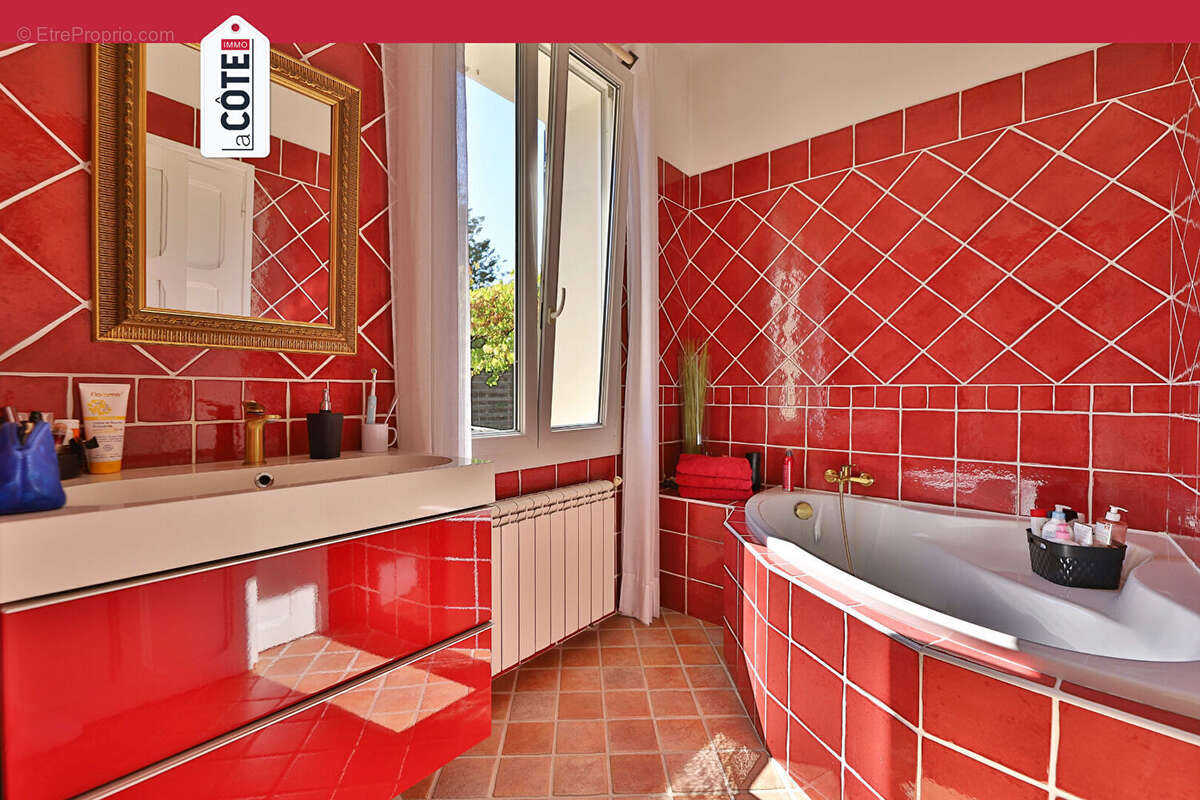 Maison à CHATEAUNEUF-LES-MARTIGUES