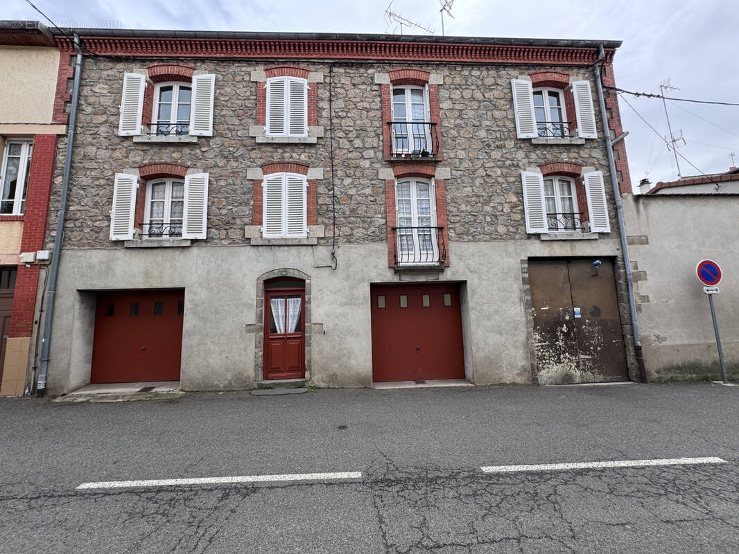 Appartement à PANISSIERES