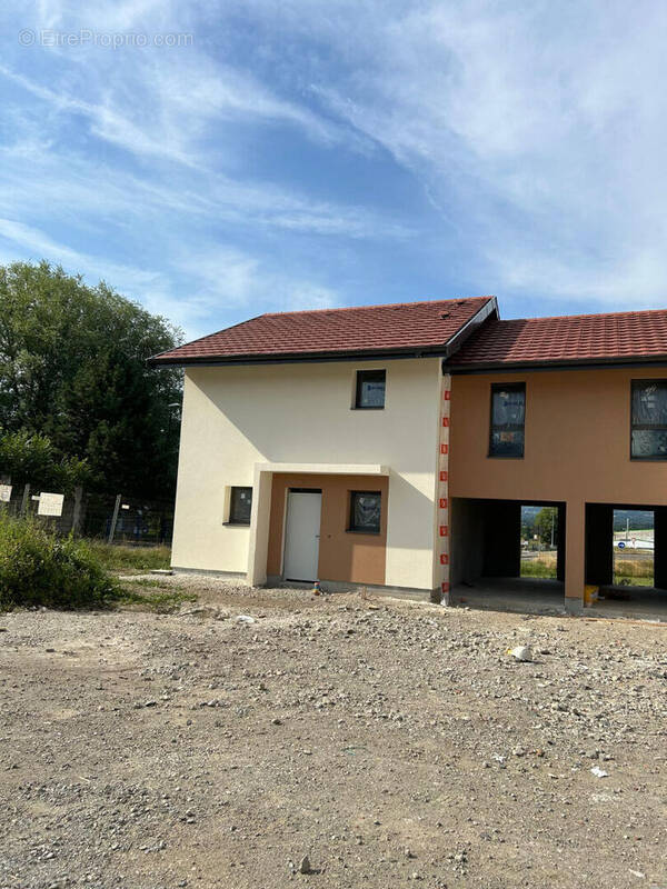 Maison à CONTAMINE-SUR-ARVE