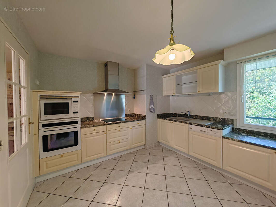 Appartement à SAINT-AVE