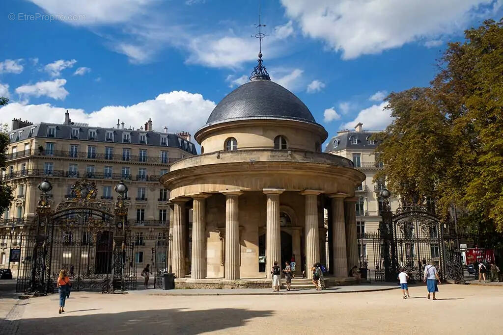 Appartement à PARIS-8E