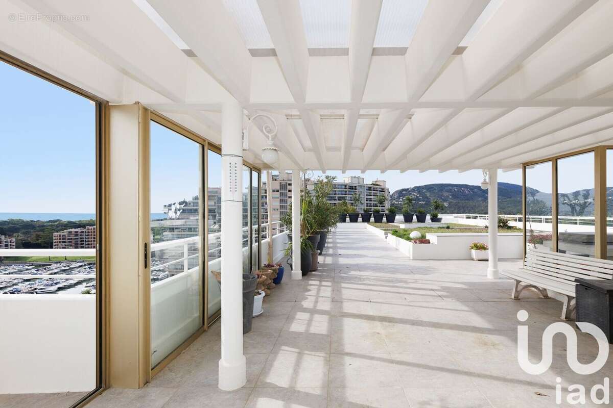 Photo 2 - Appartement à MANDELIEU-LA-NAPOULE