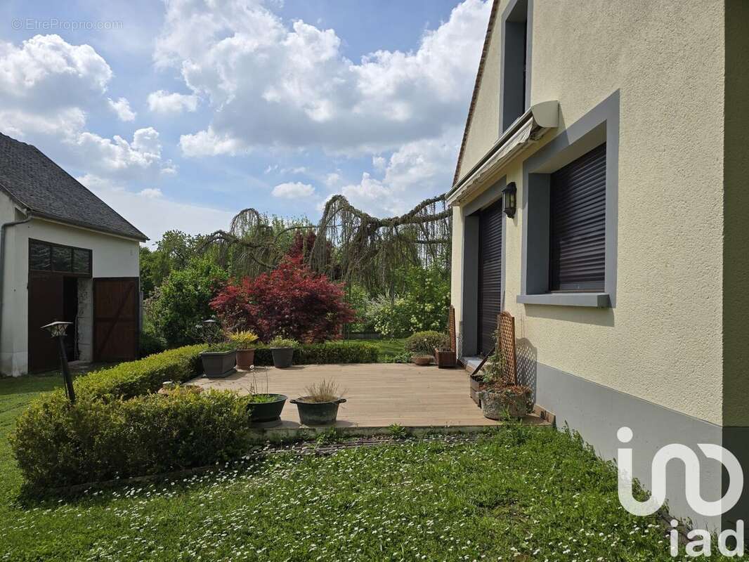Photo 2 - Maison à LES ORMES-SUR-VOULZIE